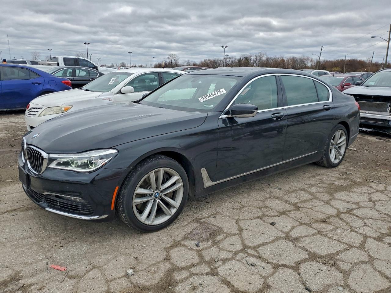 BMW 750 2016