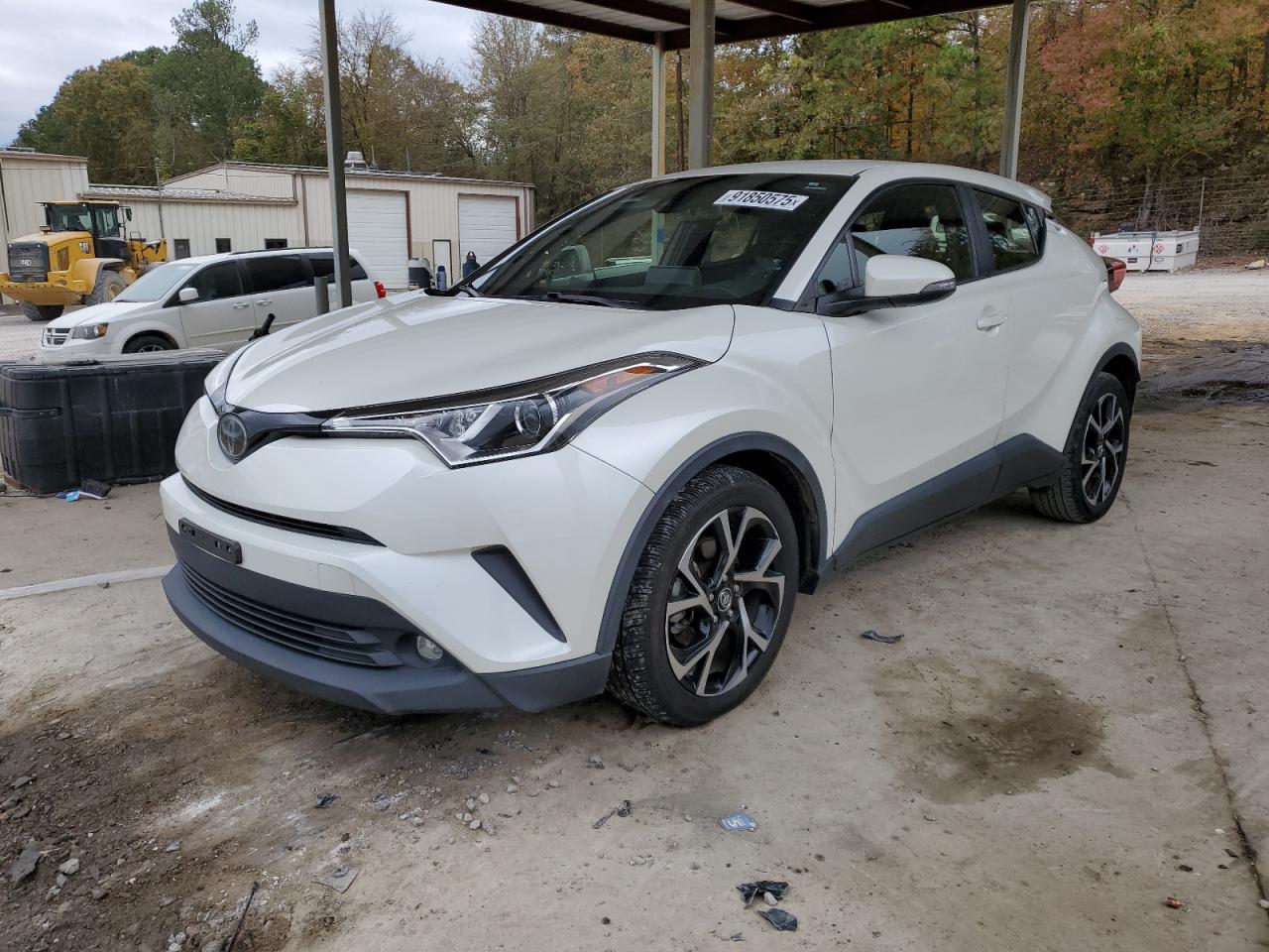 TOYOTA C-HR XLE 2019