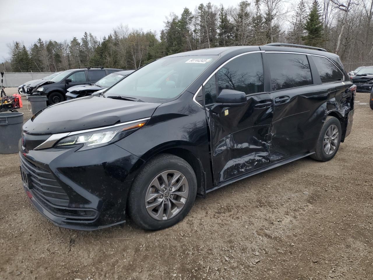 TOYOTA SIENNA LE 2022