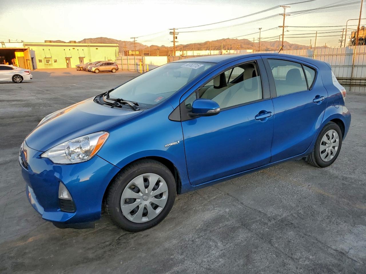 TOYOTA PRIUS C 2013