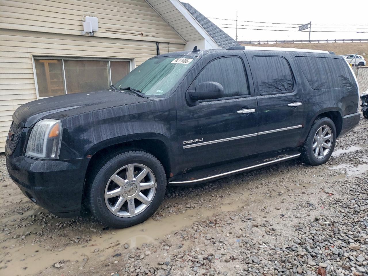 GMC YUKON XL D 2011
