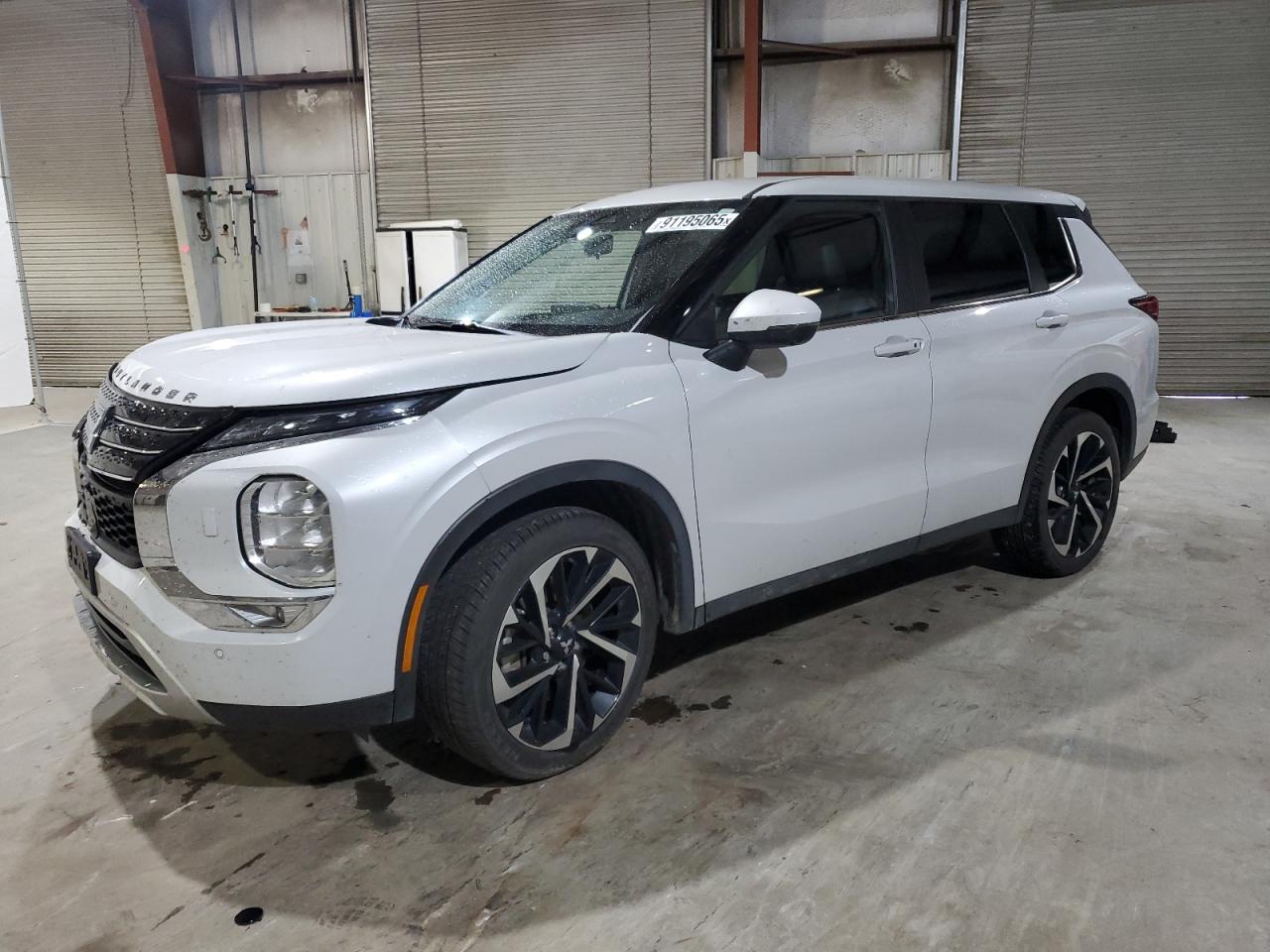 MITSUBISHI OUTLANDER 2024