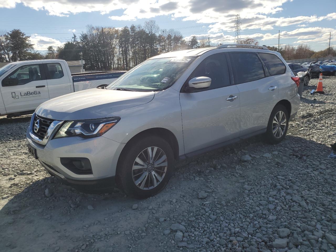 NISSAN PATHFINDER 2020