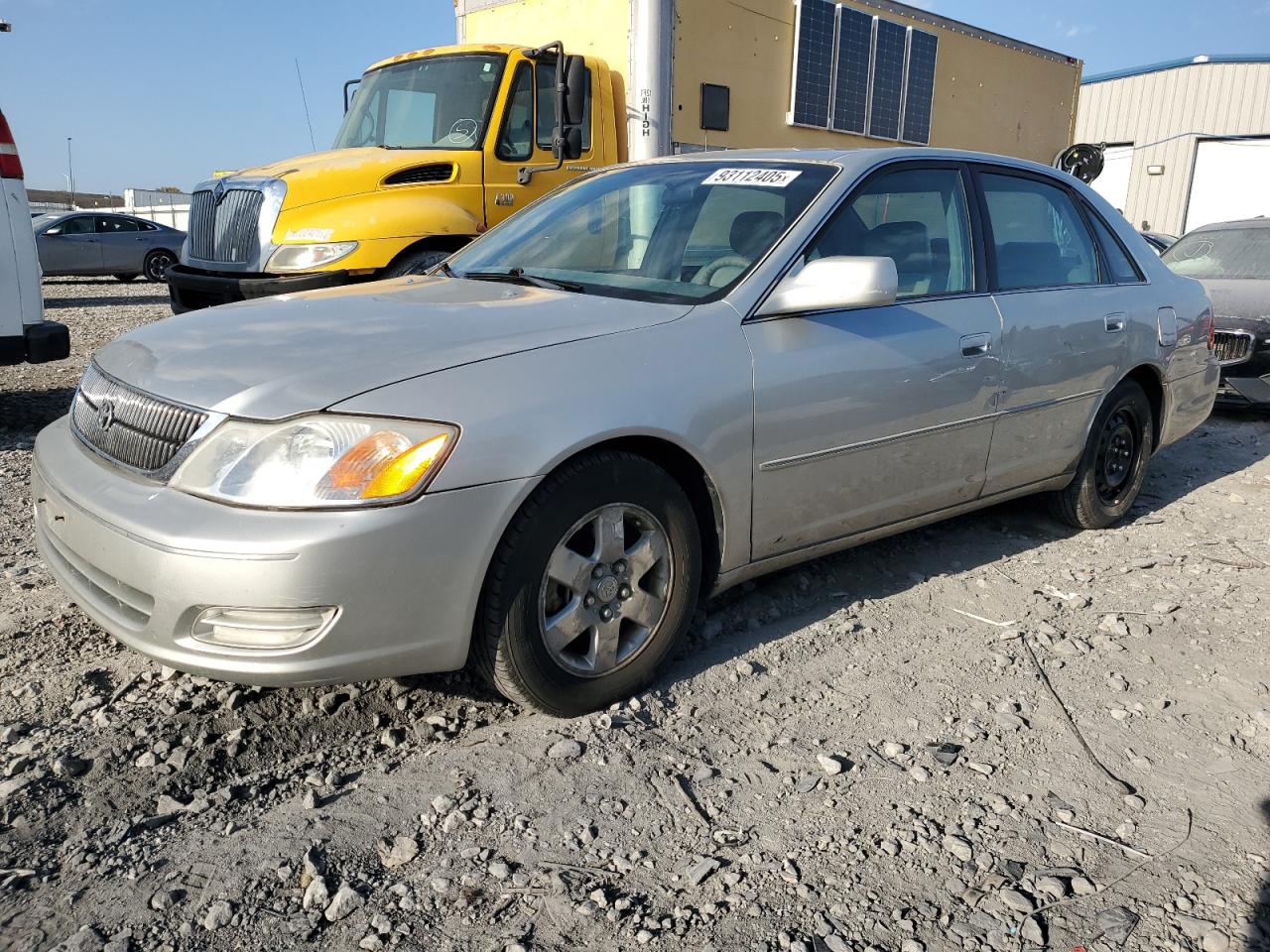 TOYOTA AVALON XL 2000