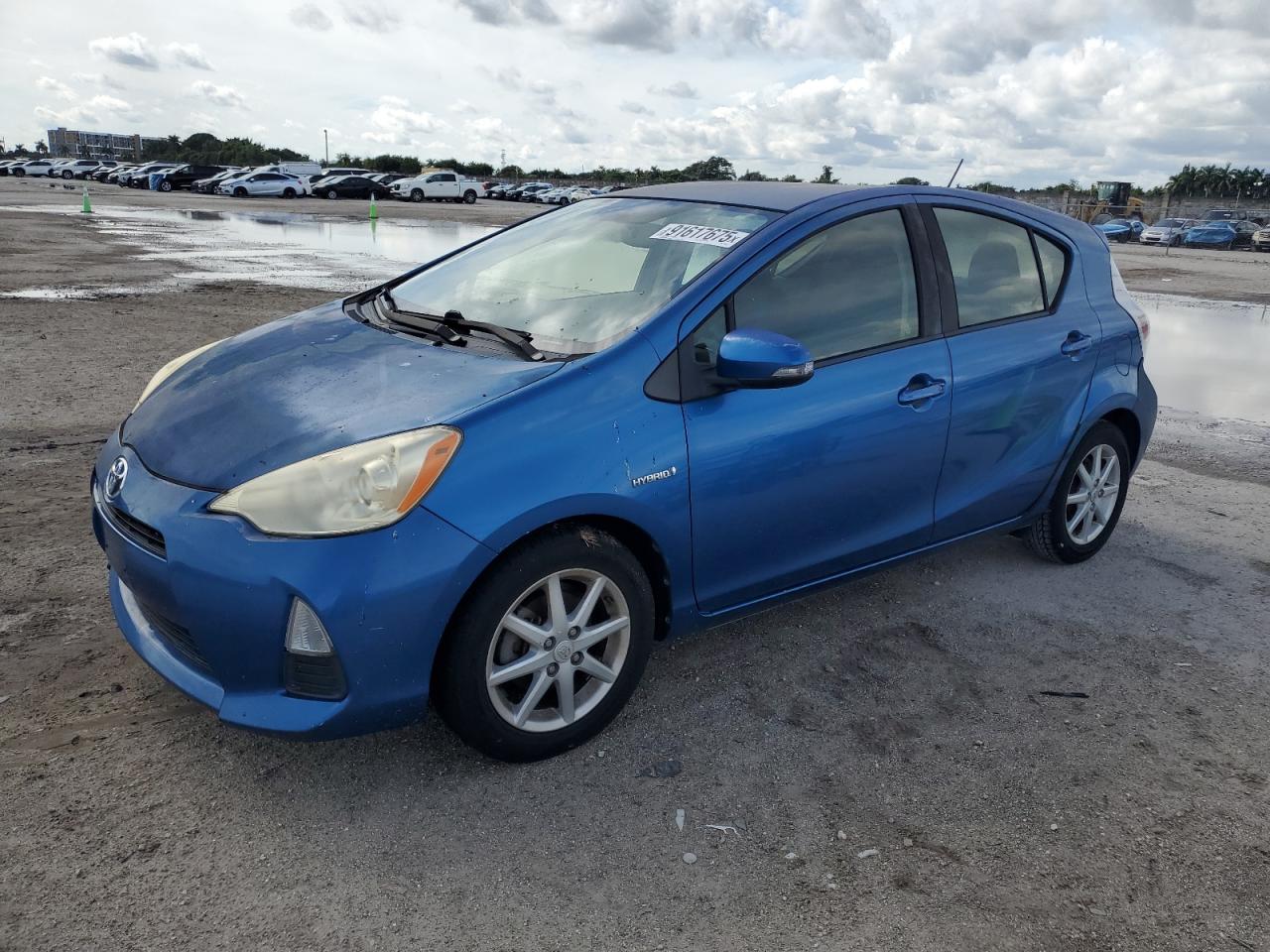 TOYOTA PRIUS C 2013