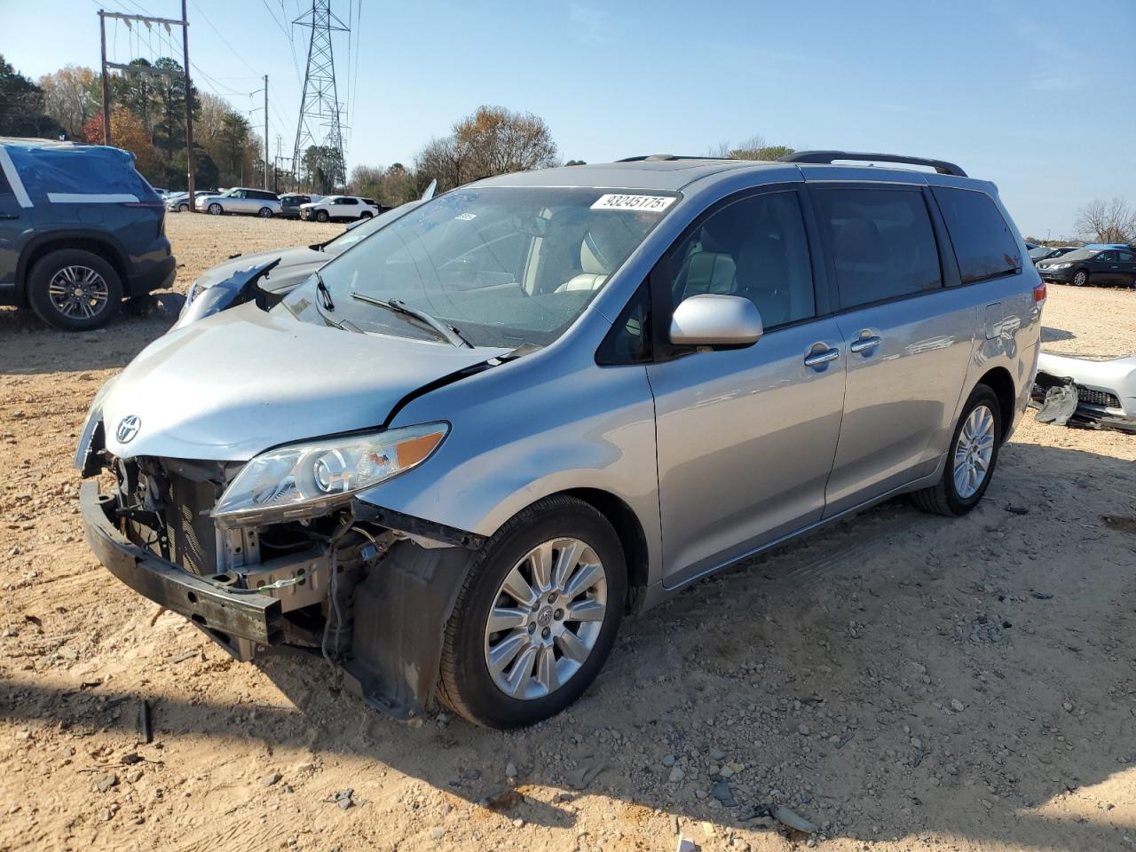 TOYOTA SIENNA XLE 2011