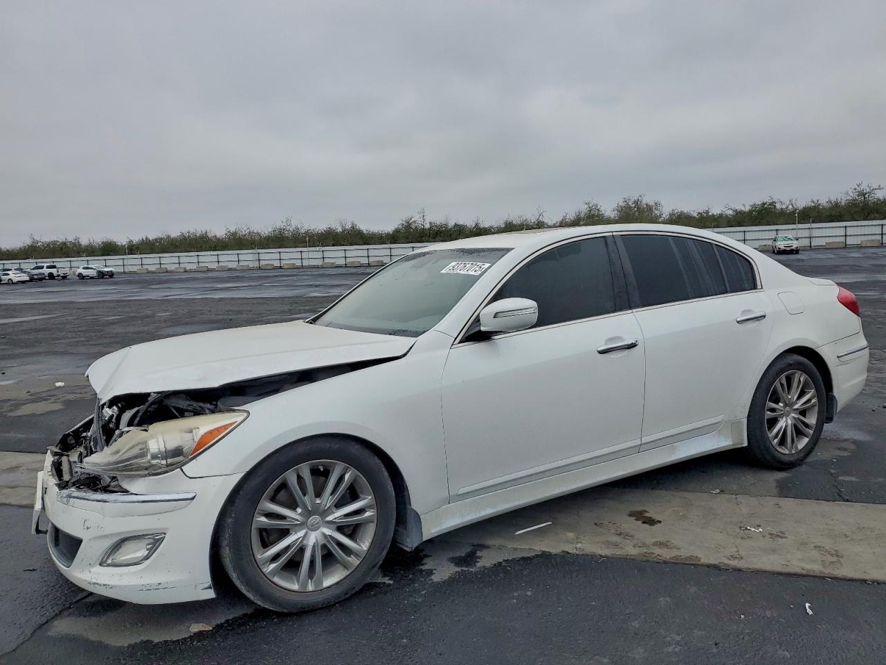 HYUNDAI GENESIS 3. 2012