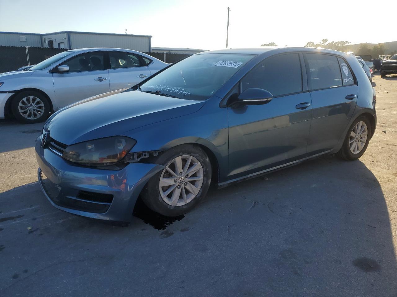 VOLKSWAGEN GOLF 2015