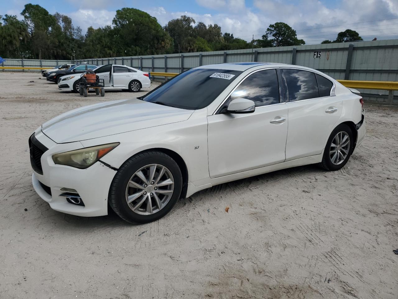 INFINITI Q50 BASE 2014