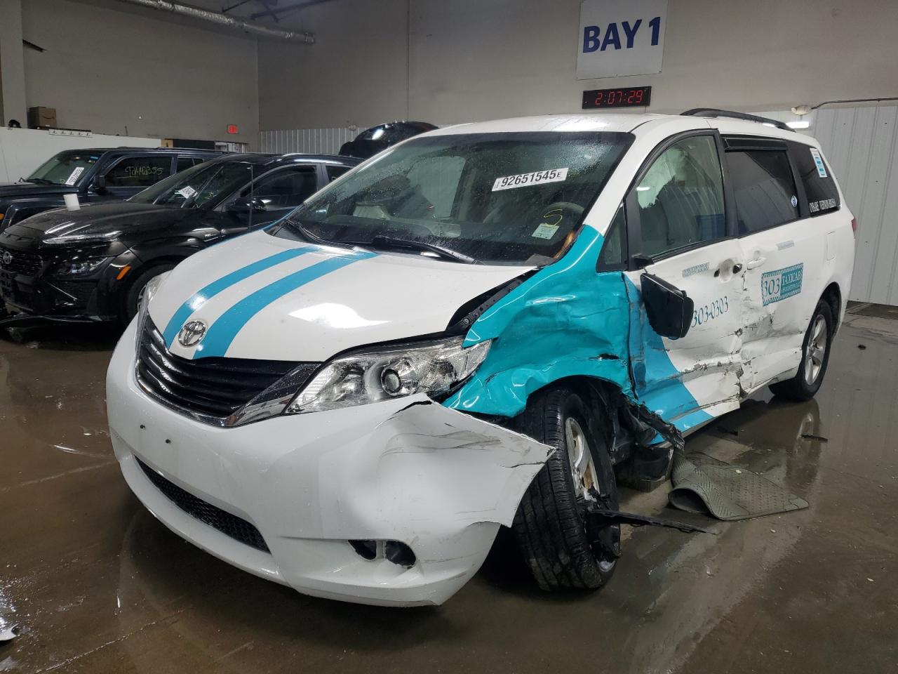 TOYOTA SIENNA LE 2012