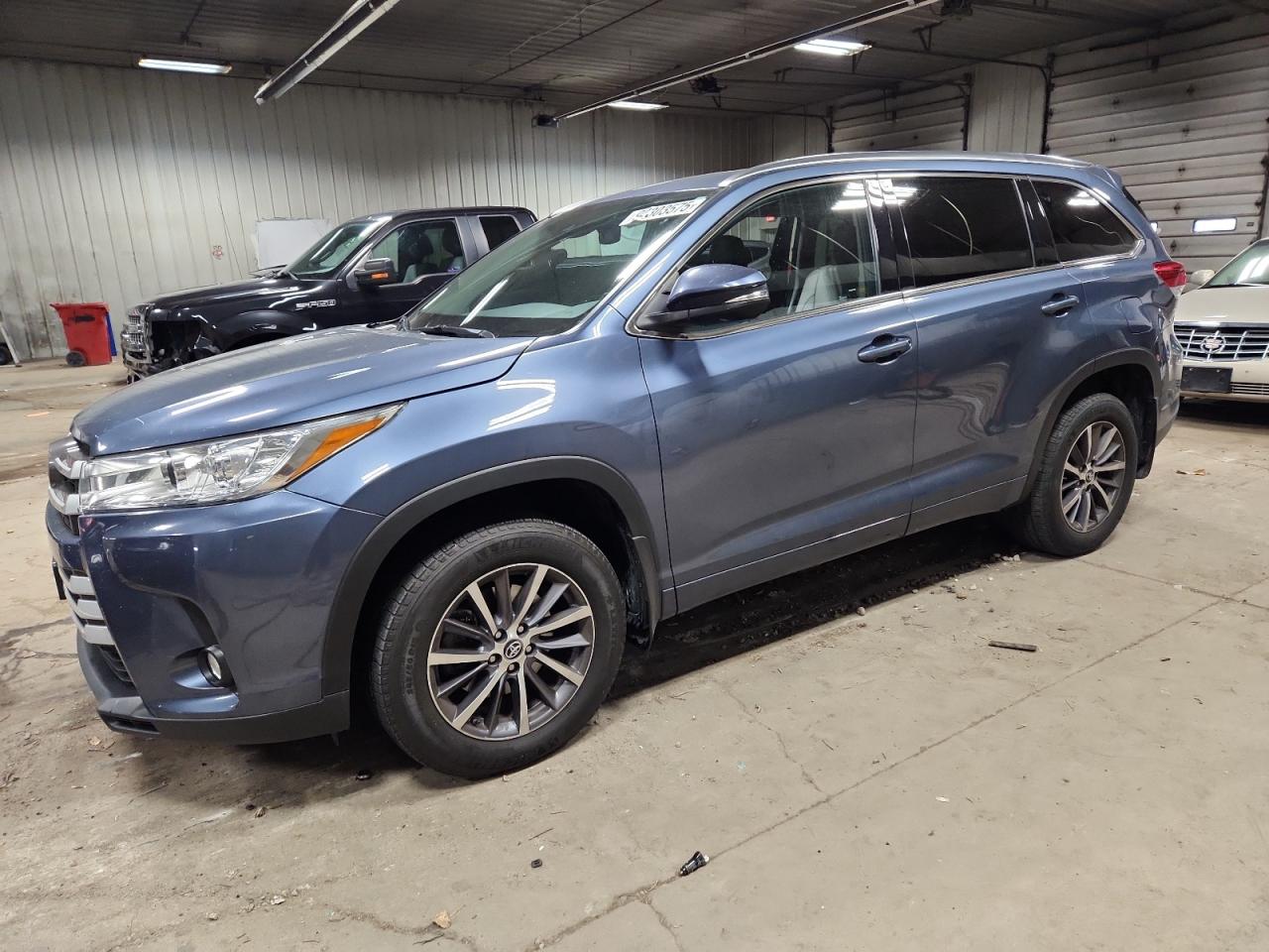 TOYOTA HIGHLANDER 2018