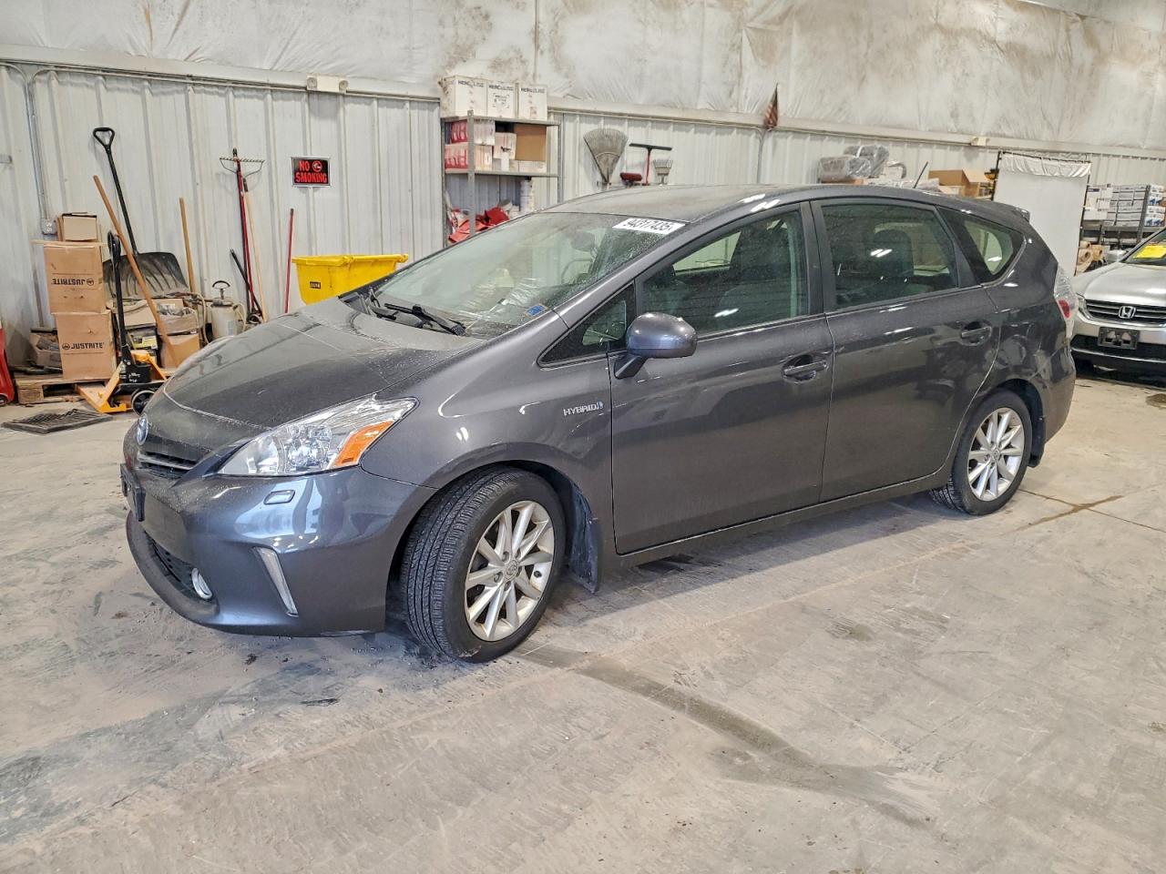 TOYOTA PRIUS V 2012