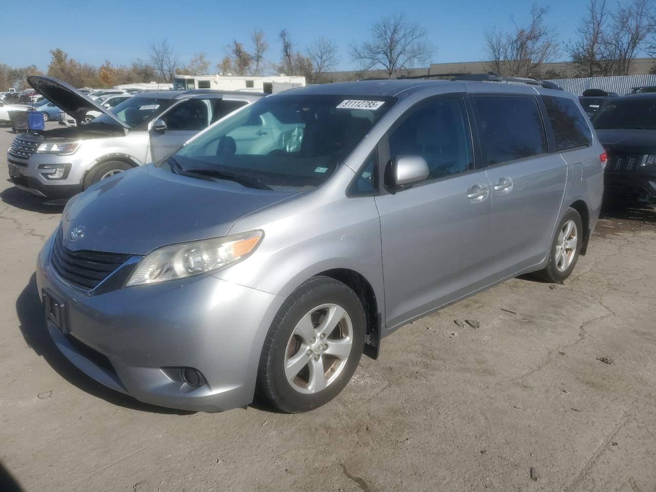 TOYOTA SIENNA LE 2012