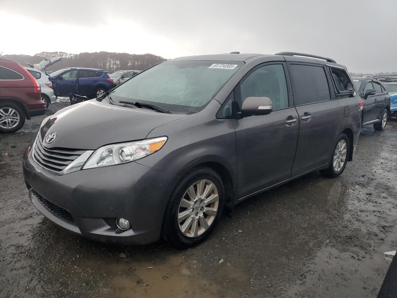 TOYOTA SIENNA XLE 2013