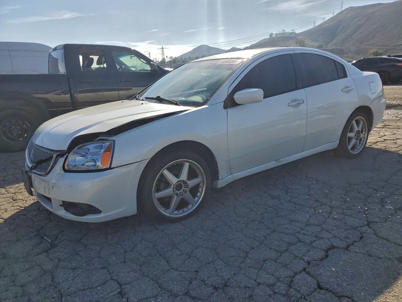 MITSUBISHI GALANT FE 2012