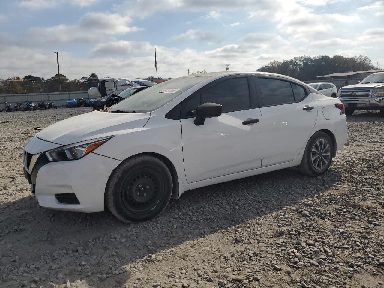 NISSAN VERSA 2020