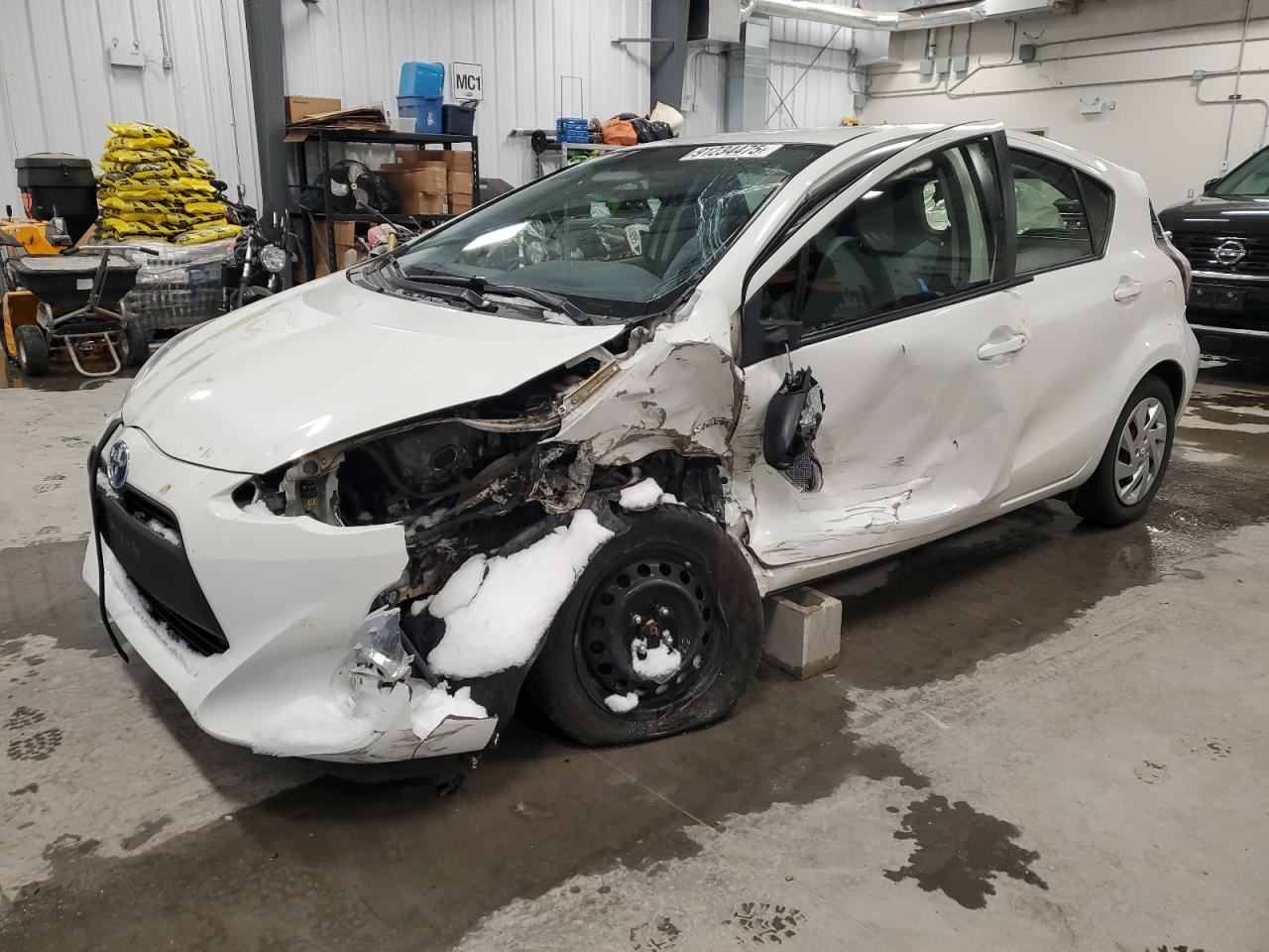 TOYOTA PRIUS C 2015