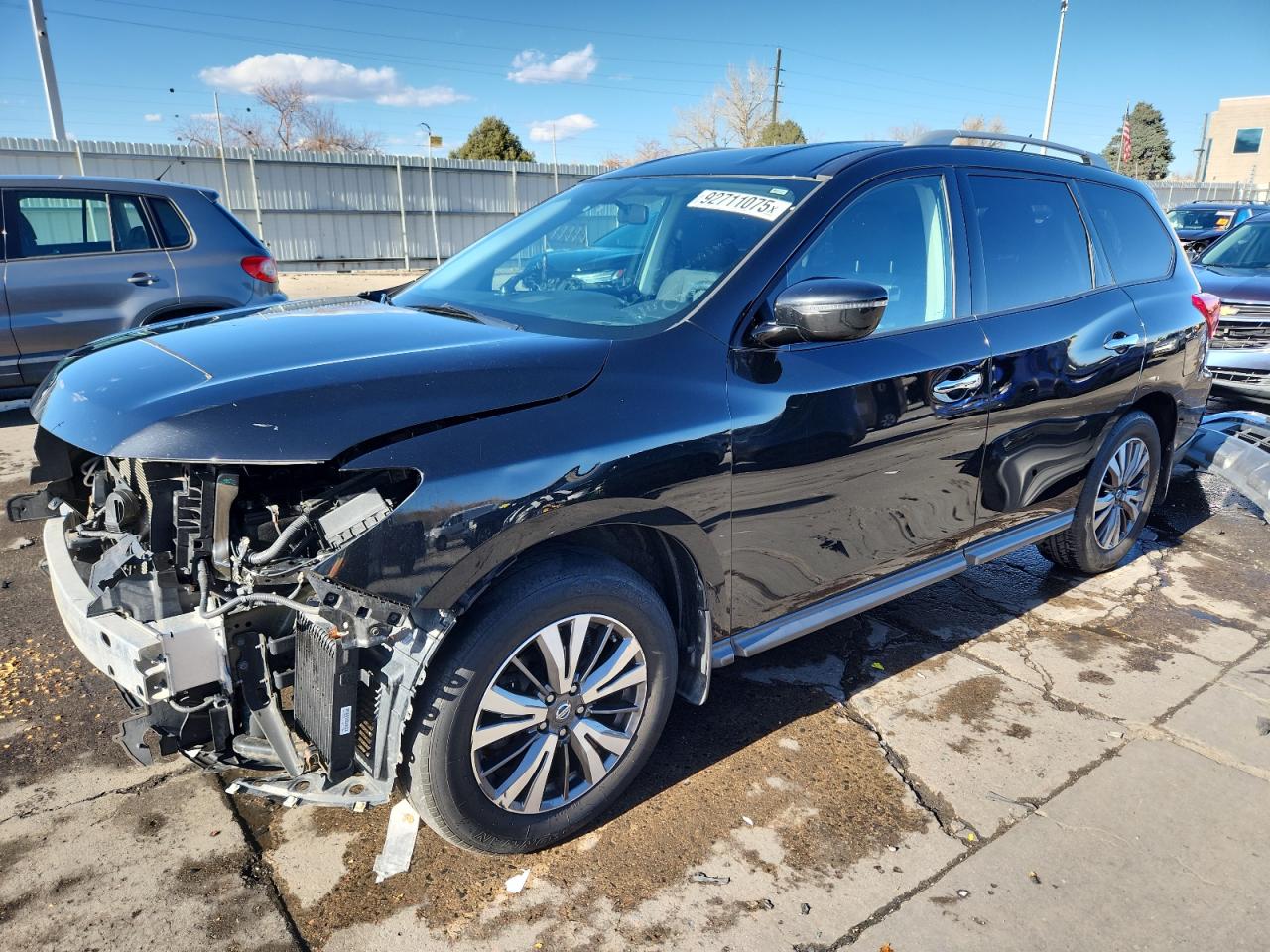 NISSAN PATHFINDER 2017