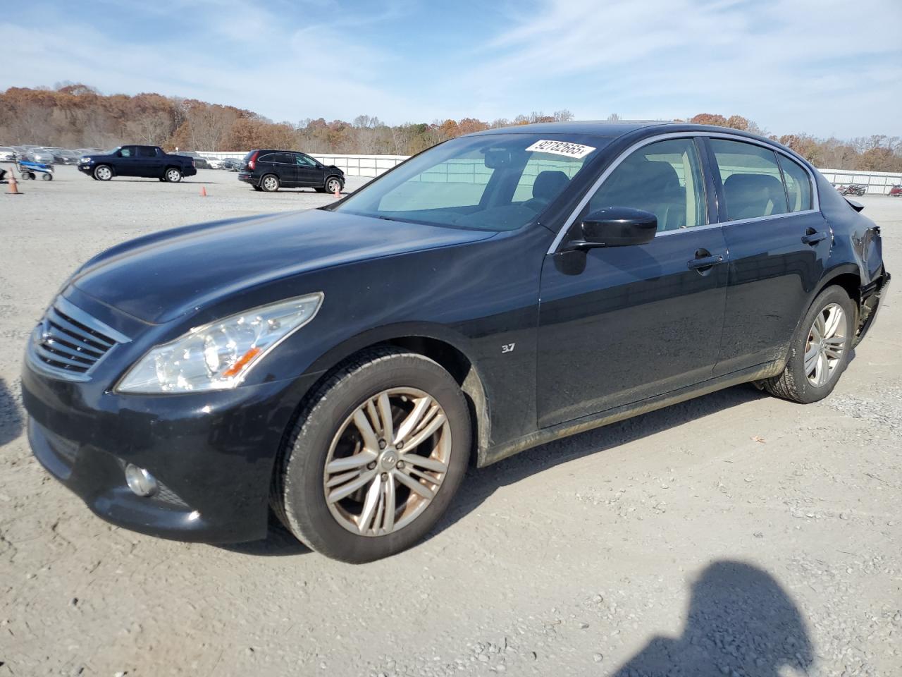 INFINITI Q40 2015
