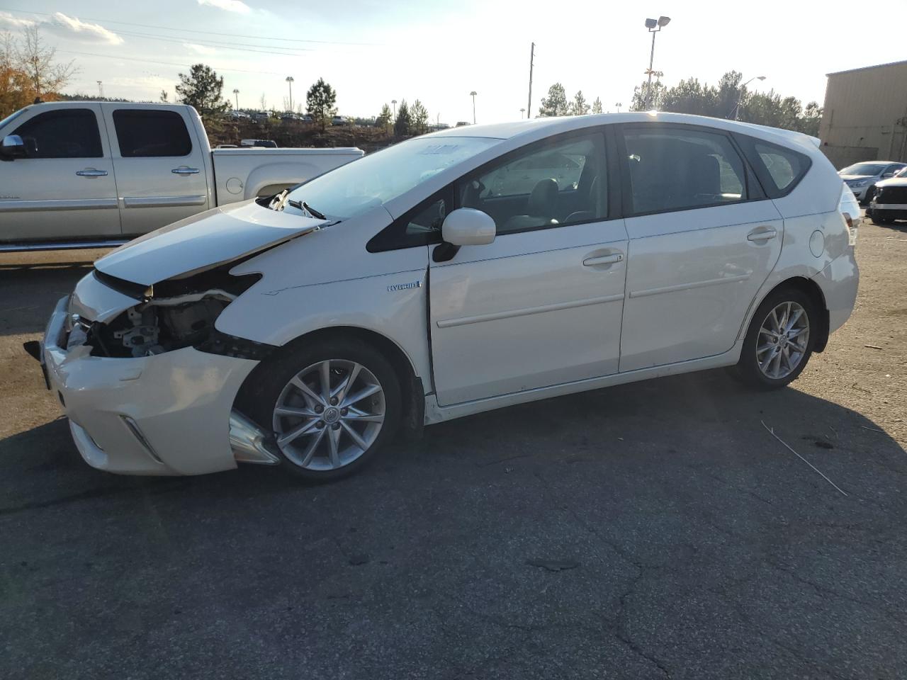 TOYOTA PRIUS V 2013