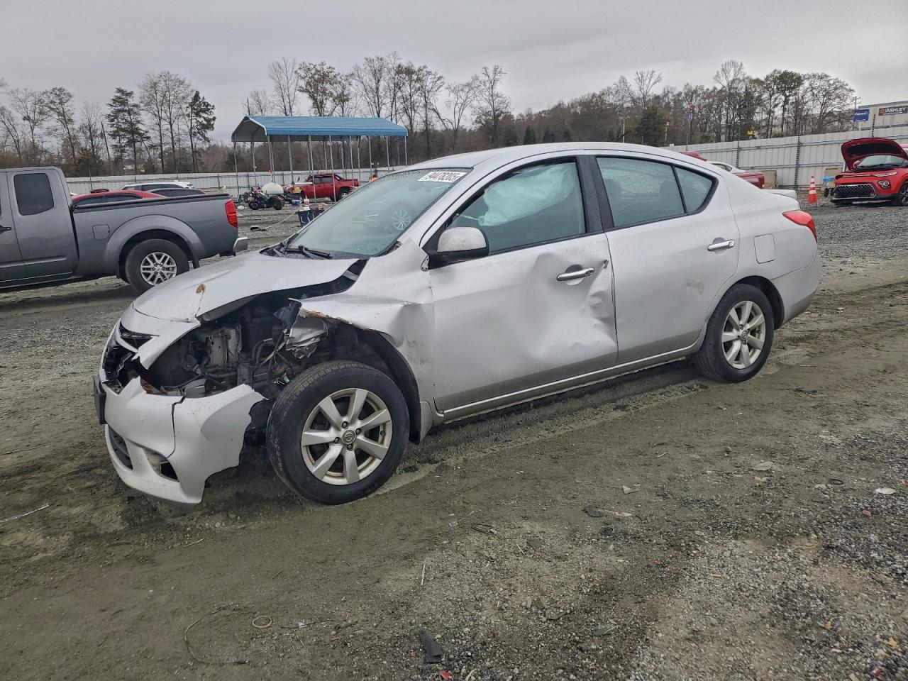 NISSAN VERSA 2013