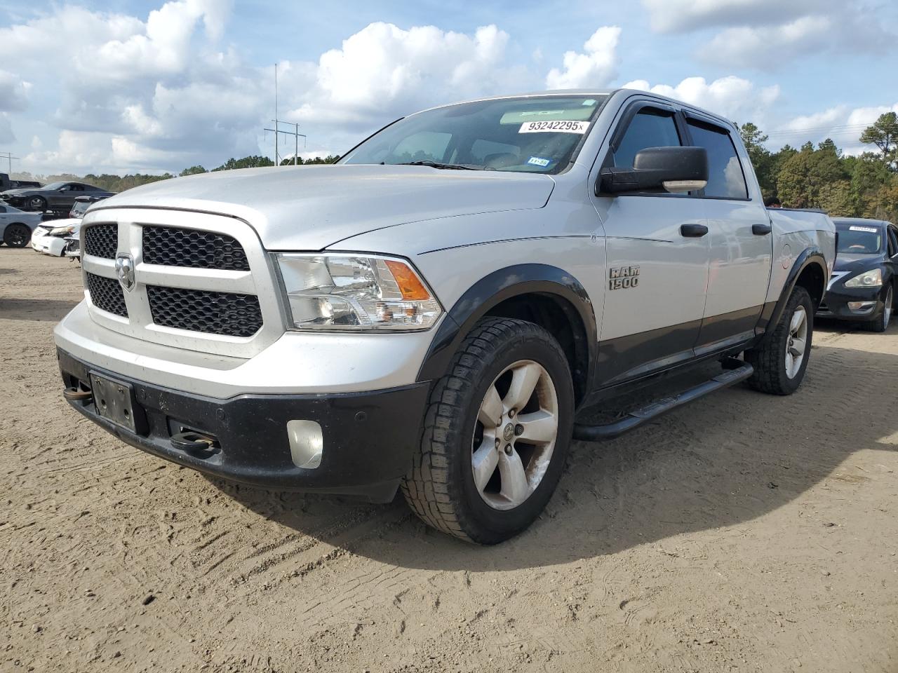 RAM 1500 SLT 2015