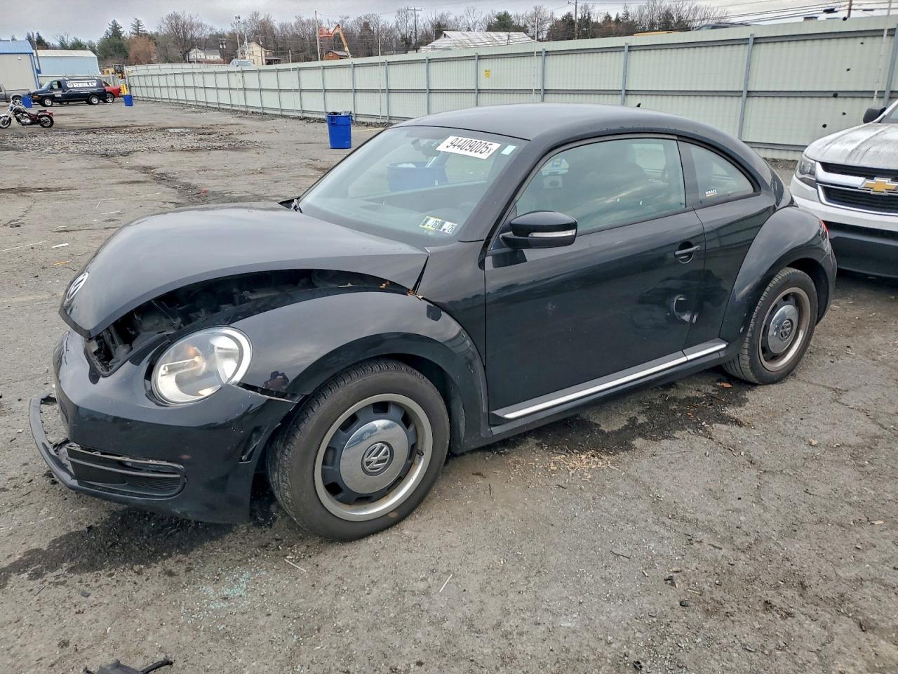 VOLKSWAGEN BEETLE 2012