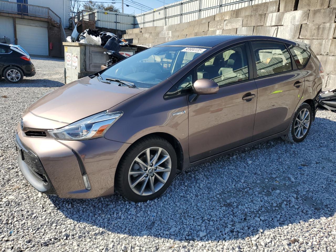 TOYOTA PRIUS V 2017