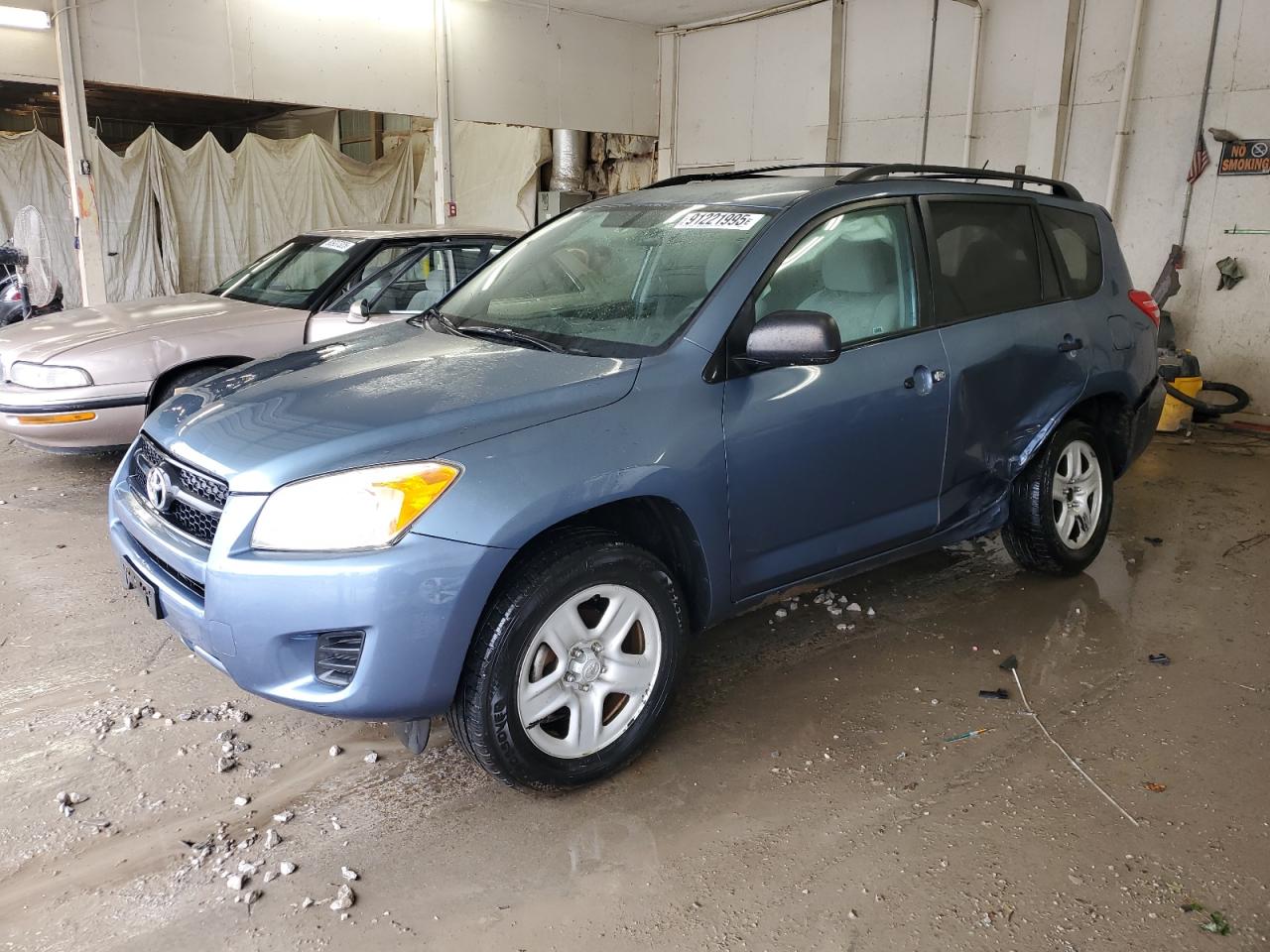 TOYOTA RAV4 2011