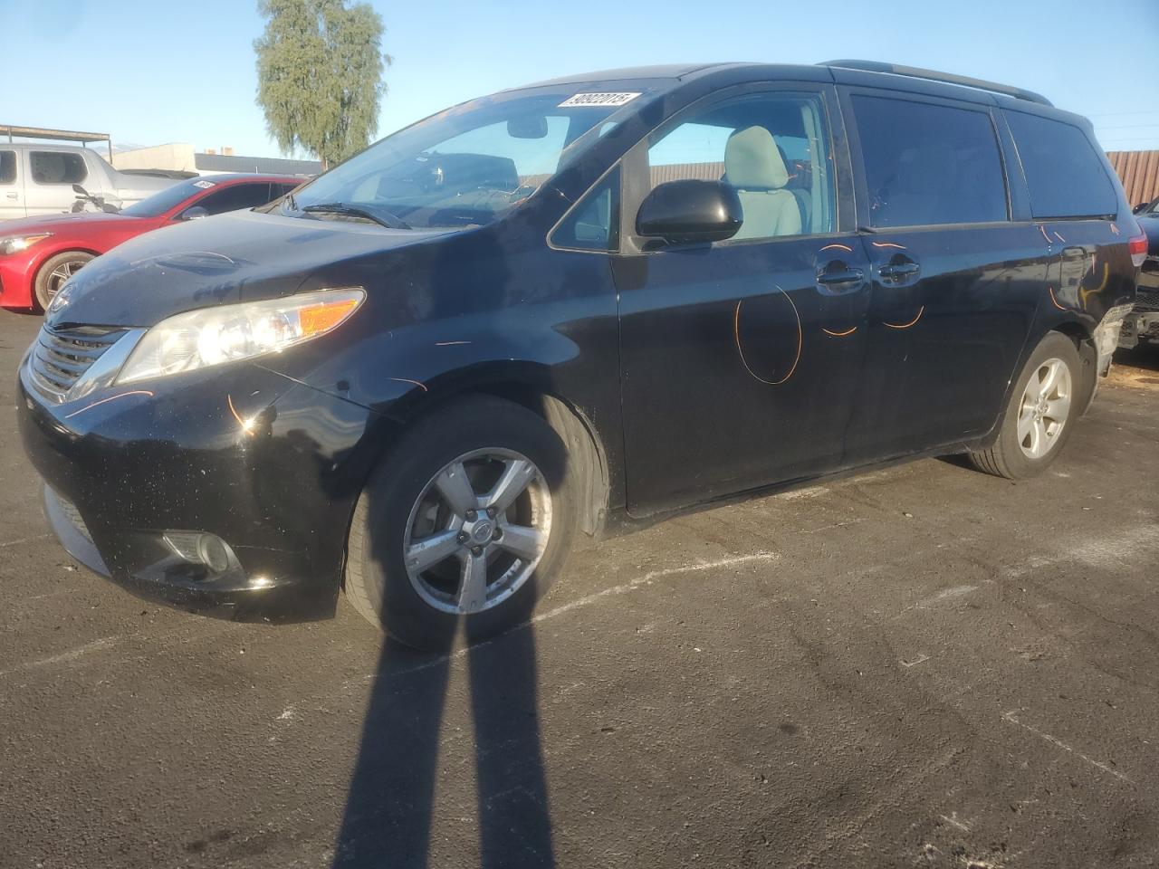 TOYOTA SIENNA LE 2014