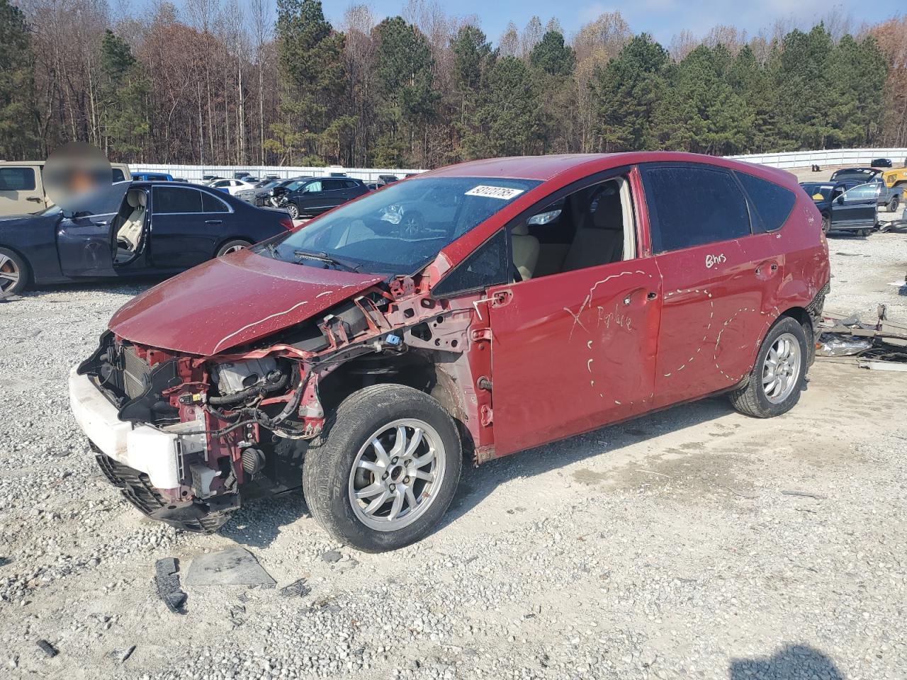 TOYOTA PRIUS V 2012