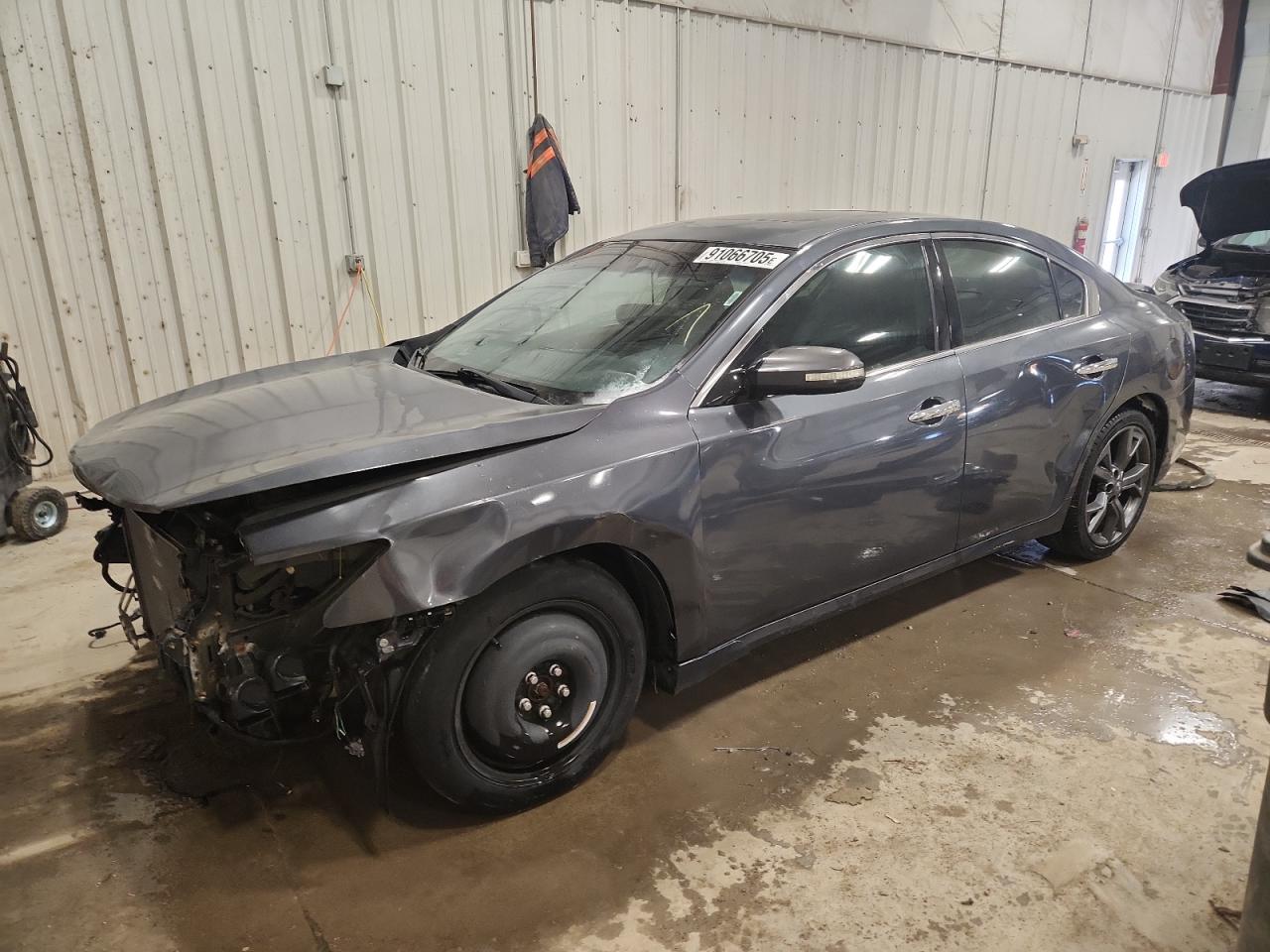 NISSAN MAXIMA 2013