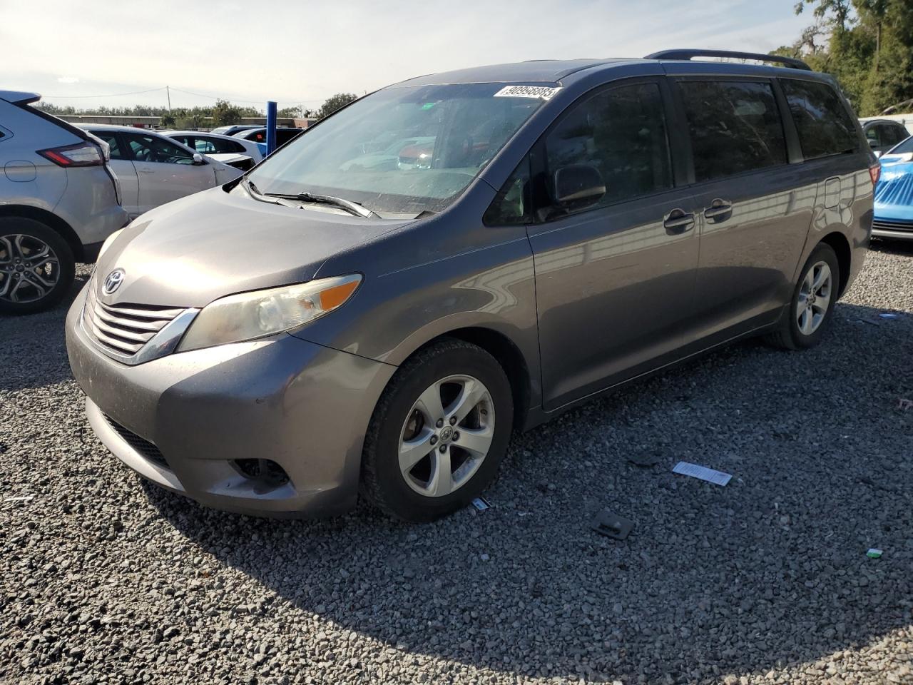 TOYOTA SIENNA LE 2016