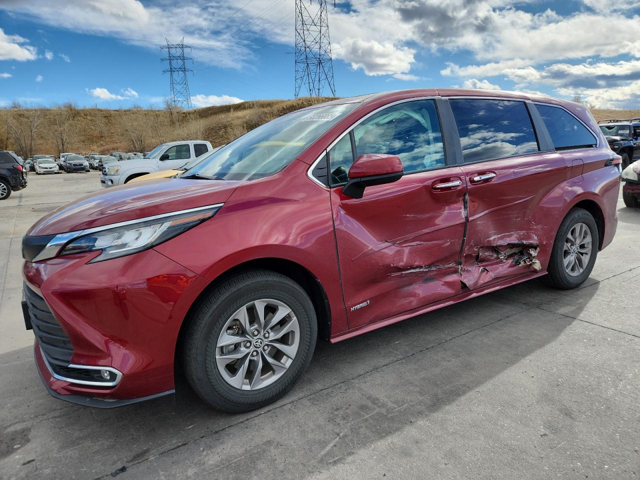 TOYOTA SIENNA XLE 2021