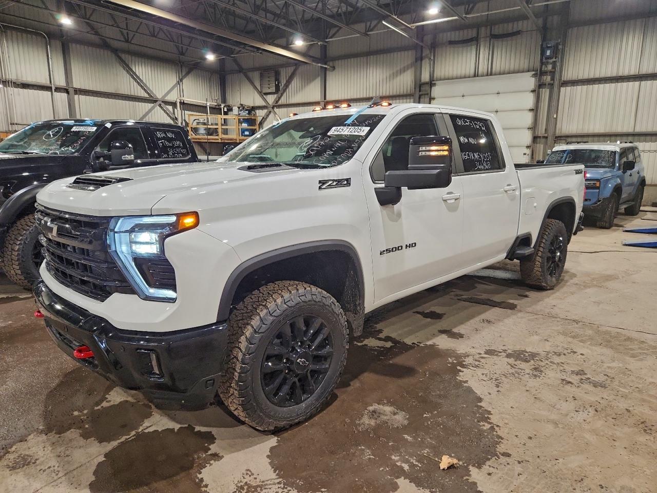 CHEVROLET SILVERADO 2025
