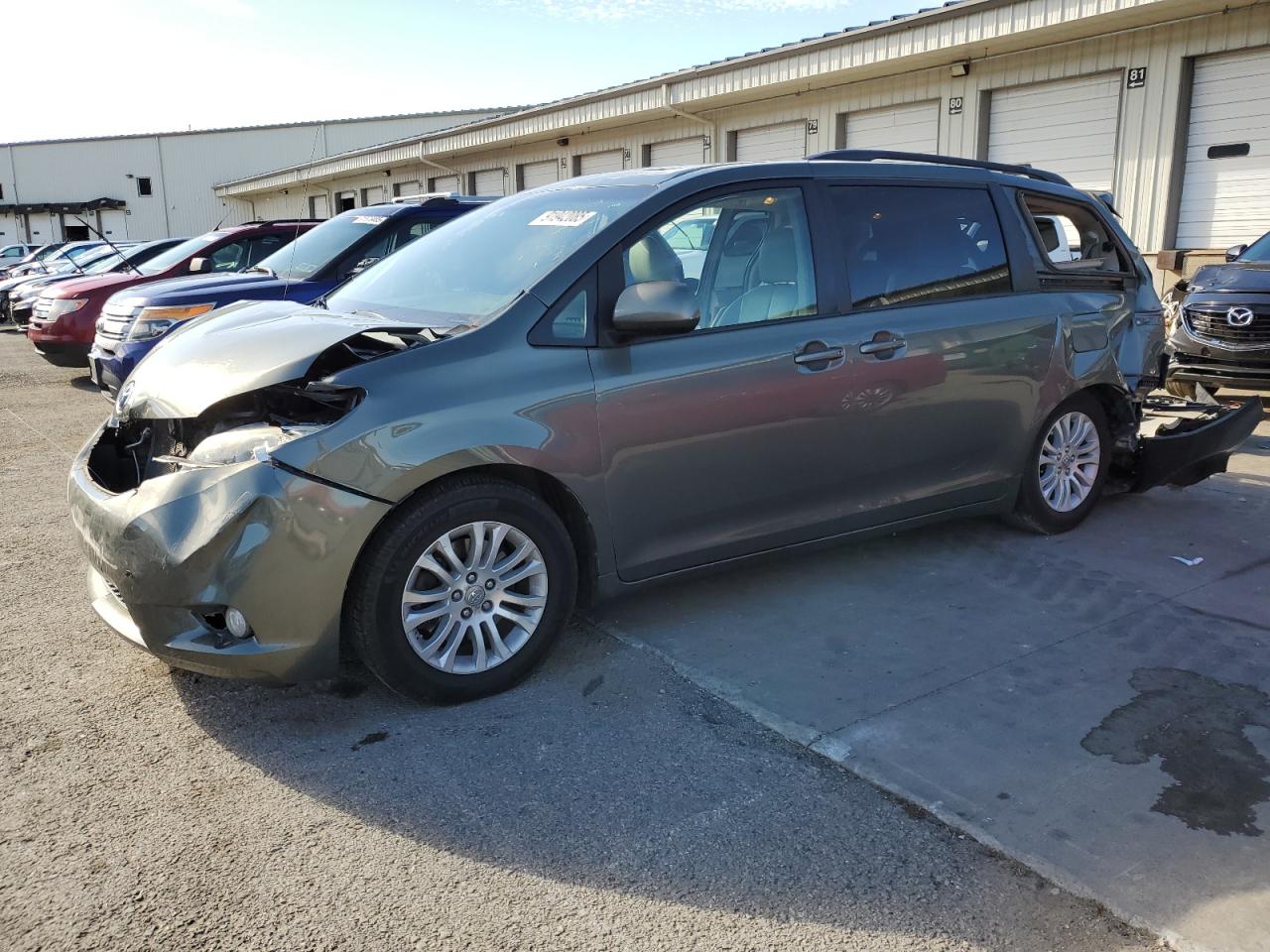 TOYOTA SIENNA 2011