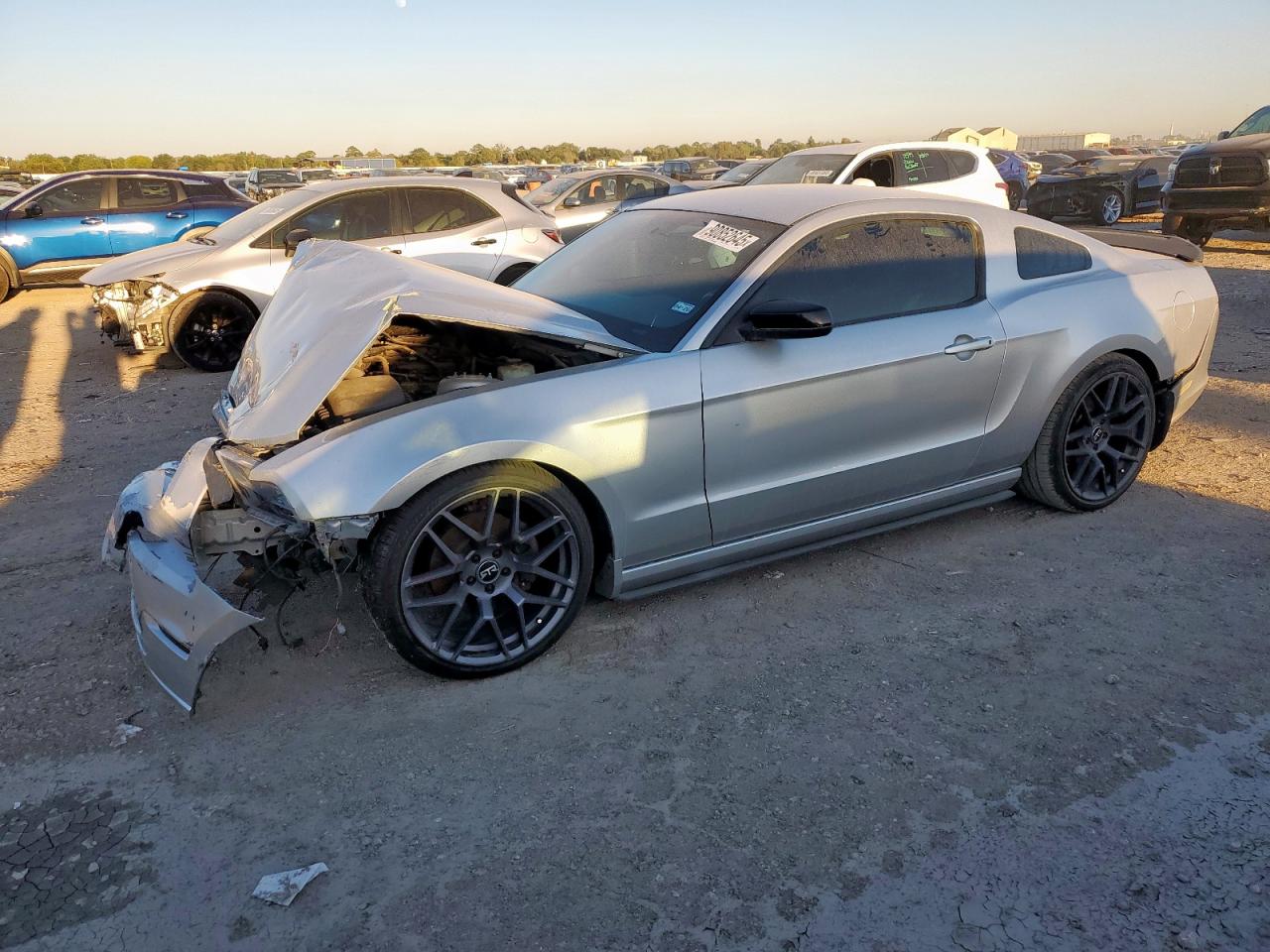 FORD MUSTANG 2014
