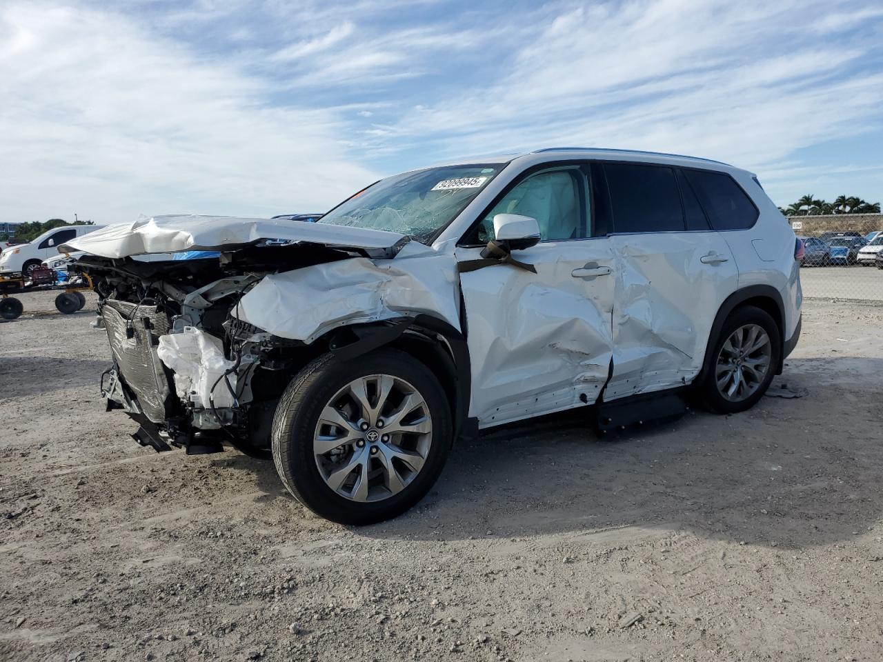 TOYOTA GRAND HIGHLANDER 2024