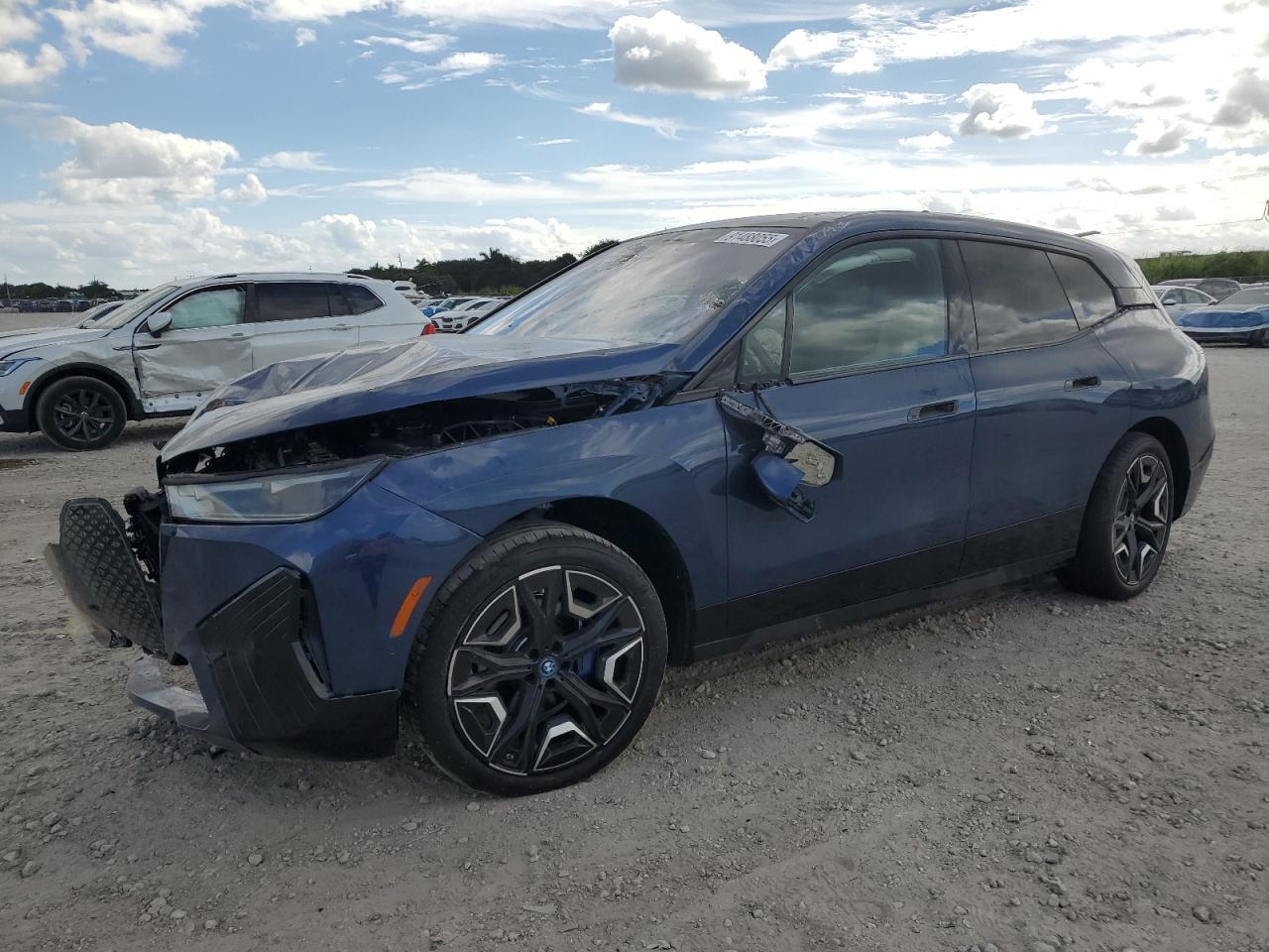 BMW IX XDRIVE5 2025