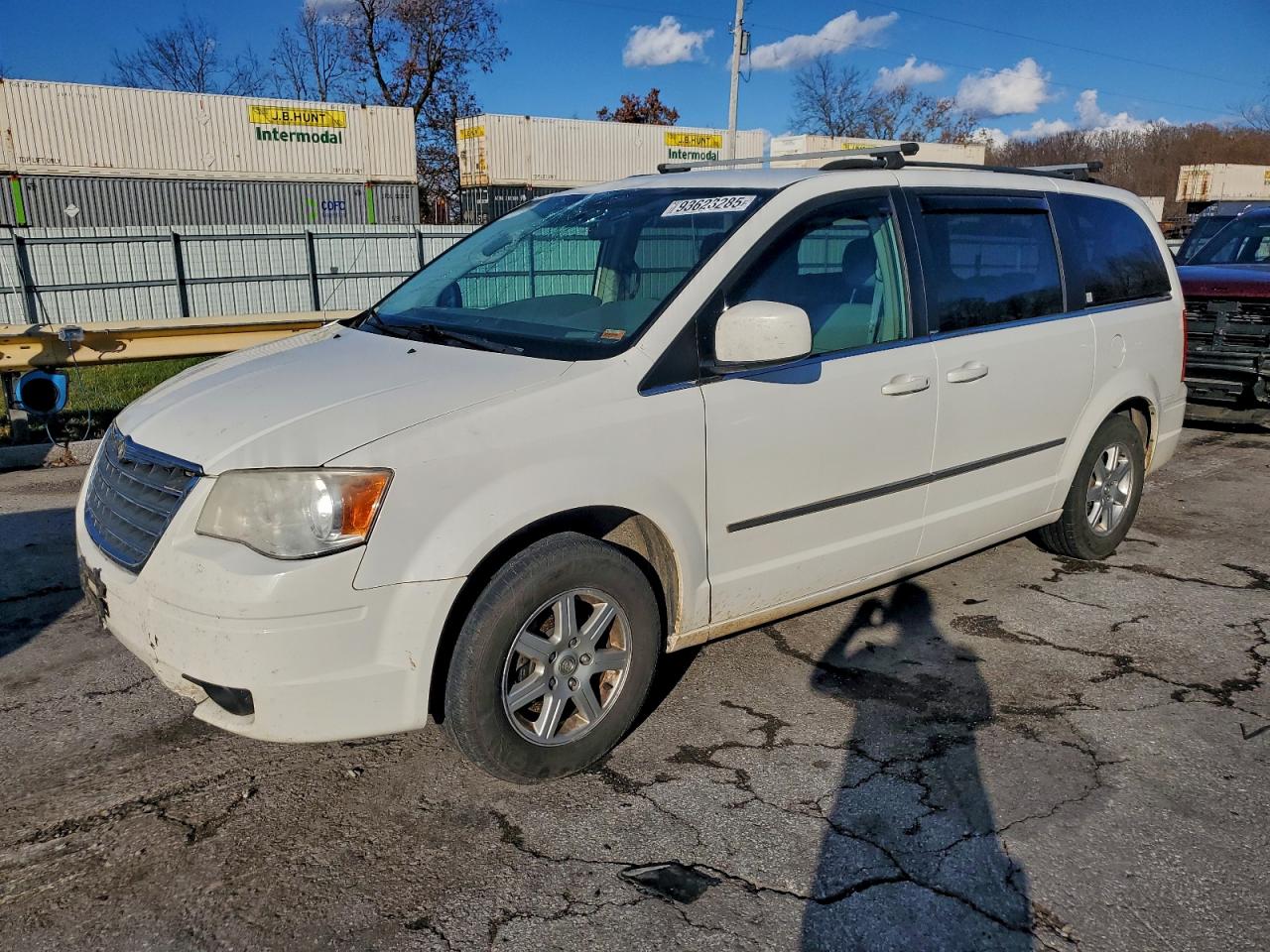 CHRYSLER TOWN & COUNTRY 2010