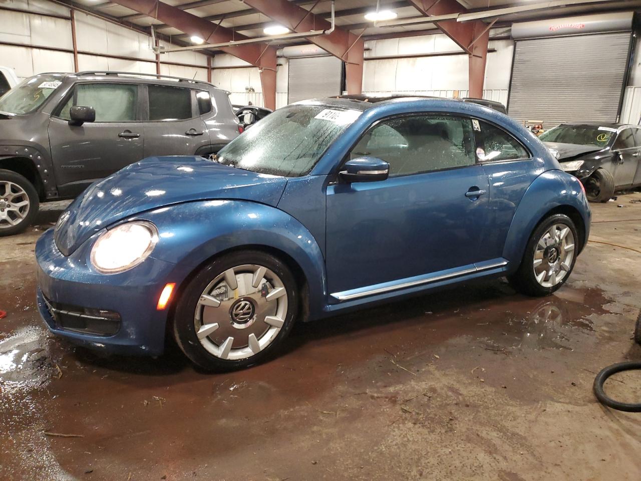VOLKSWAGEN BEETLE SE 2016