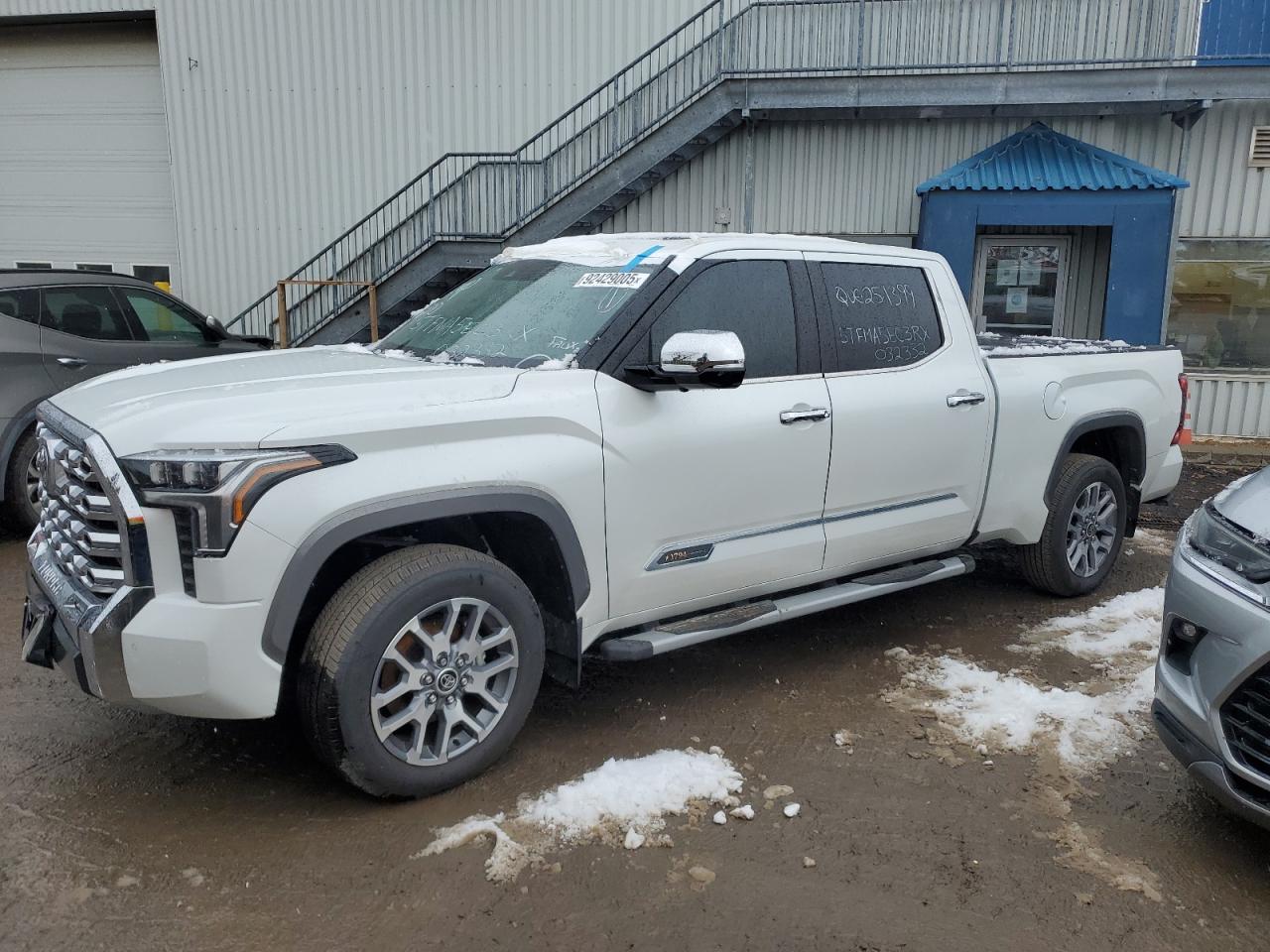 TOYOTA TUNDRA CRE 2024