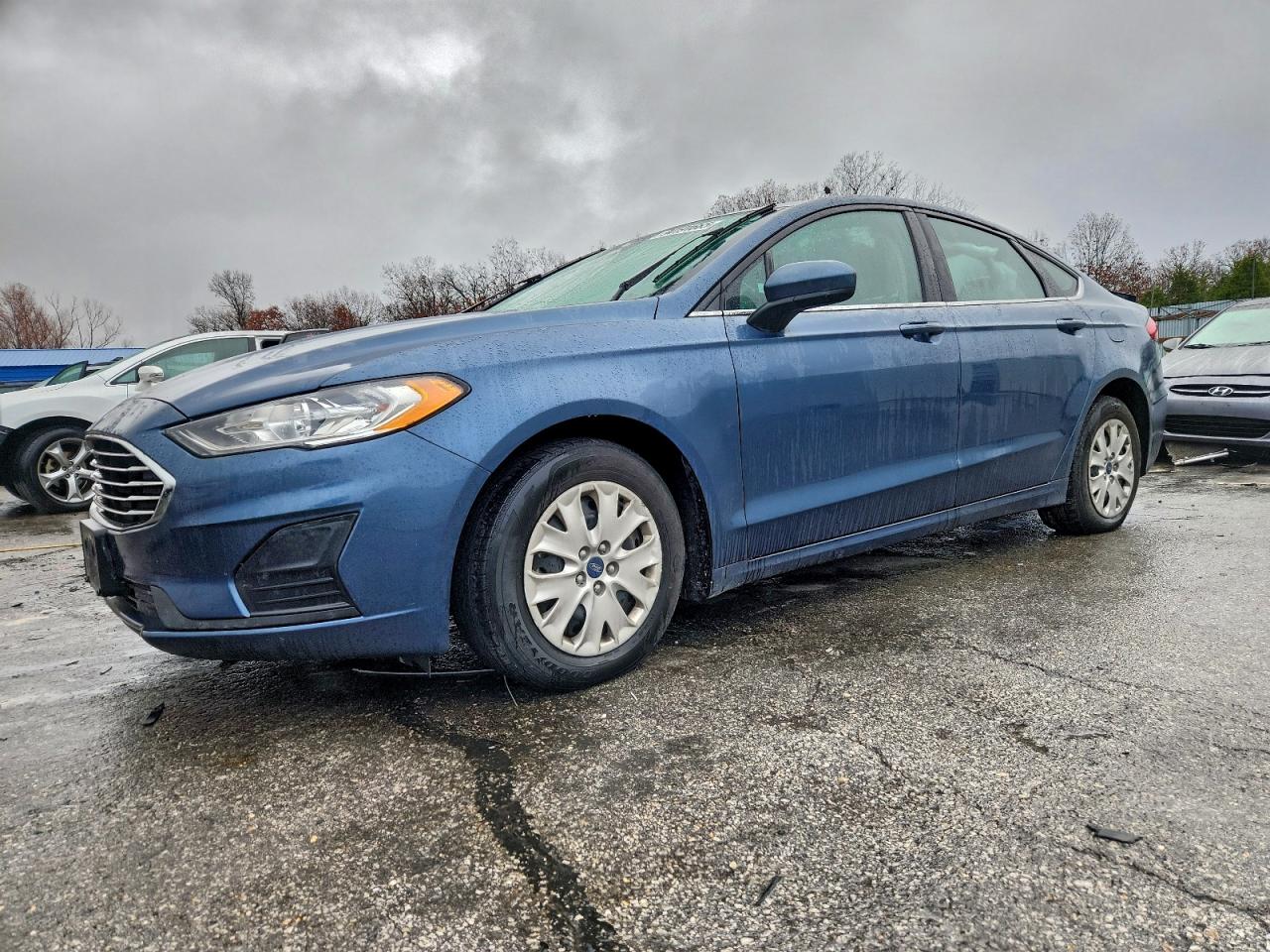 FORD FUSION S 2019