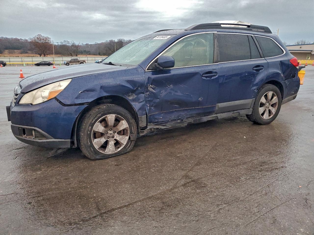 SUBARU OUTBACK 2011