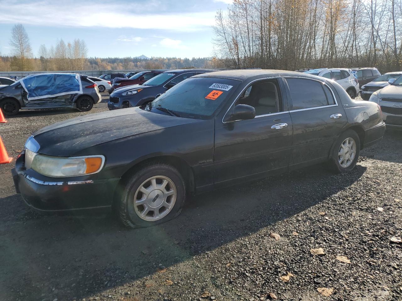 LINCOLN TOWN CAR 2000
