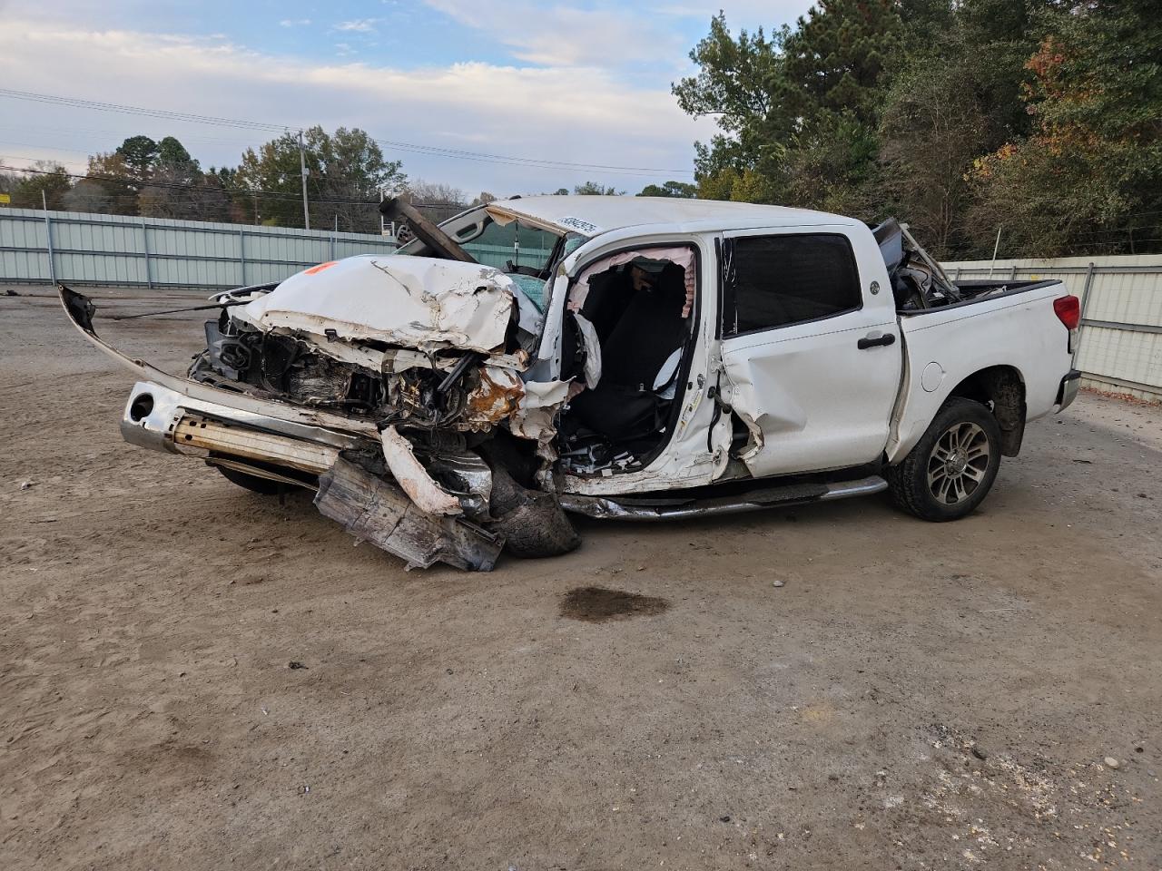 TOYOTA TUNDRA CRE 2013