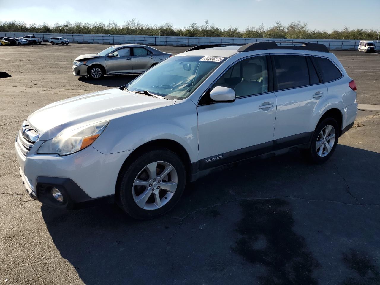 SUBARU OUTBACK 2. 2013