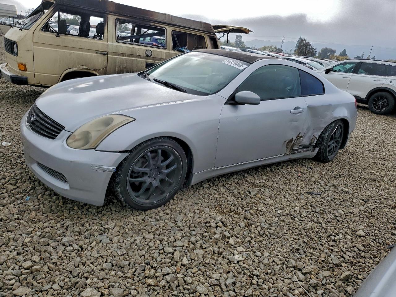 INFINITI G35 2005