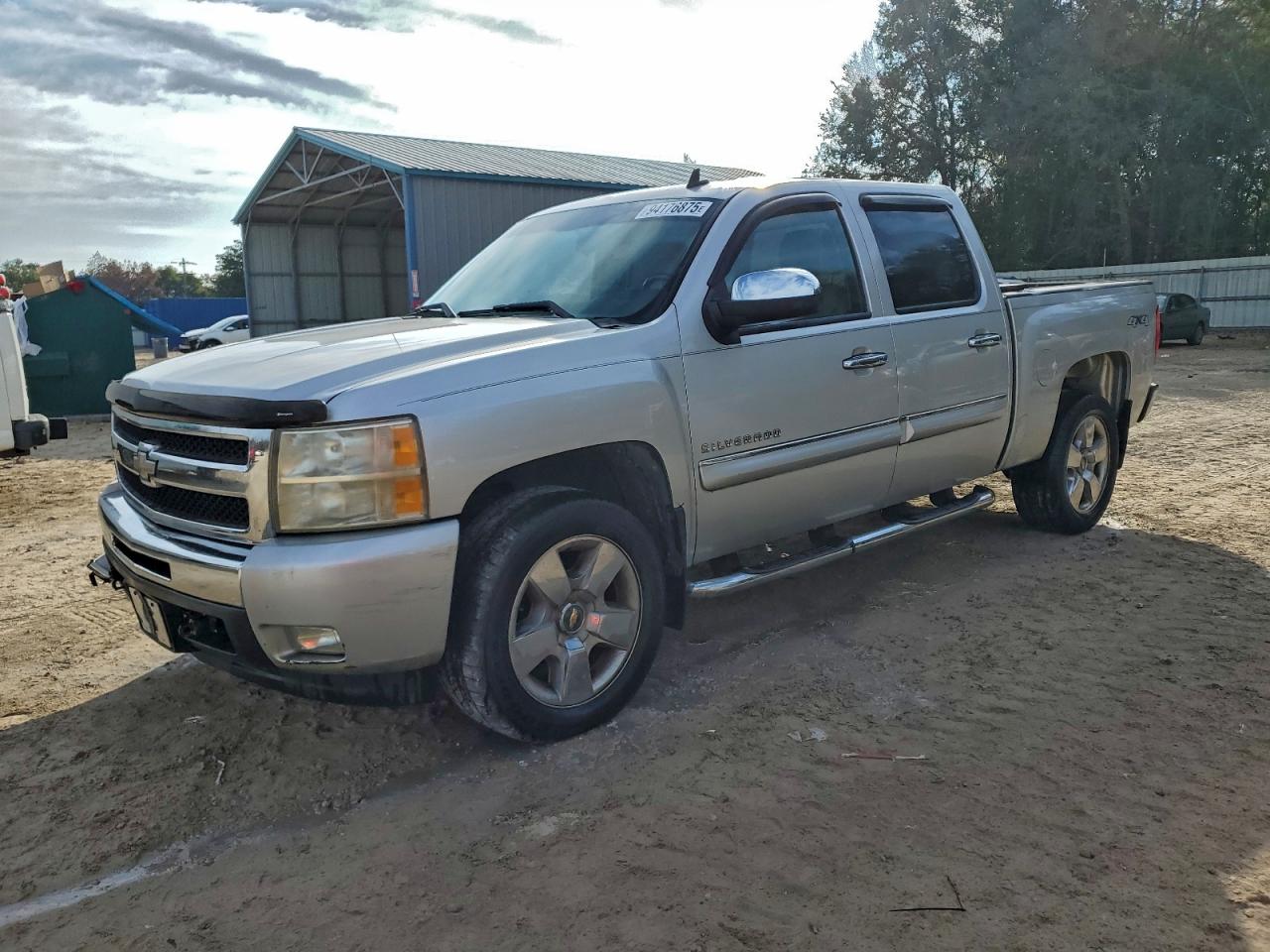 CHEVROLET SILVERADO 2011