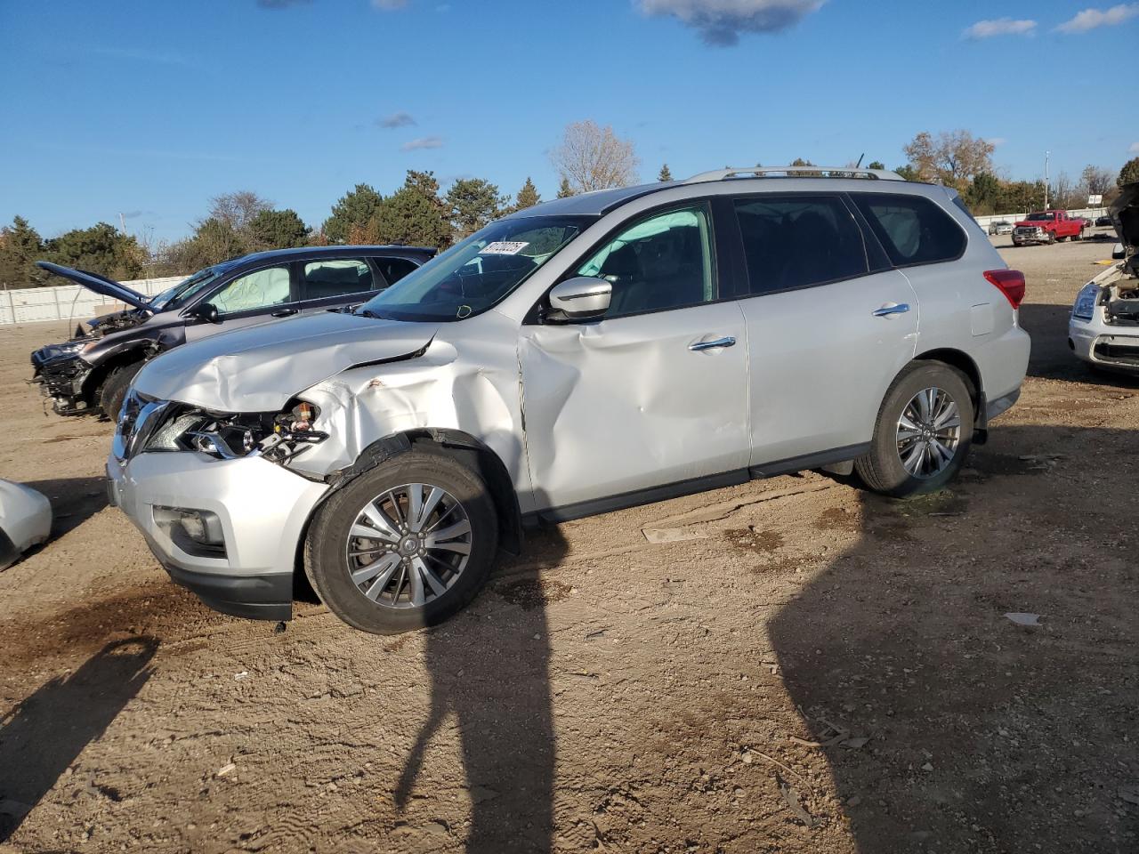 NISSAN PATHFINDER 2017